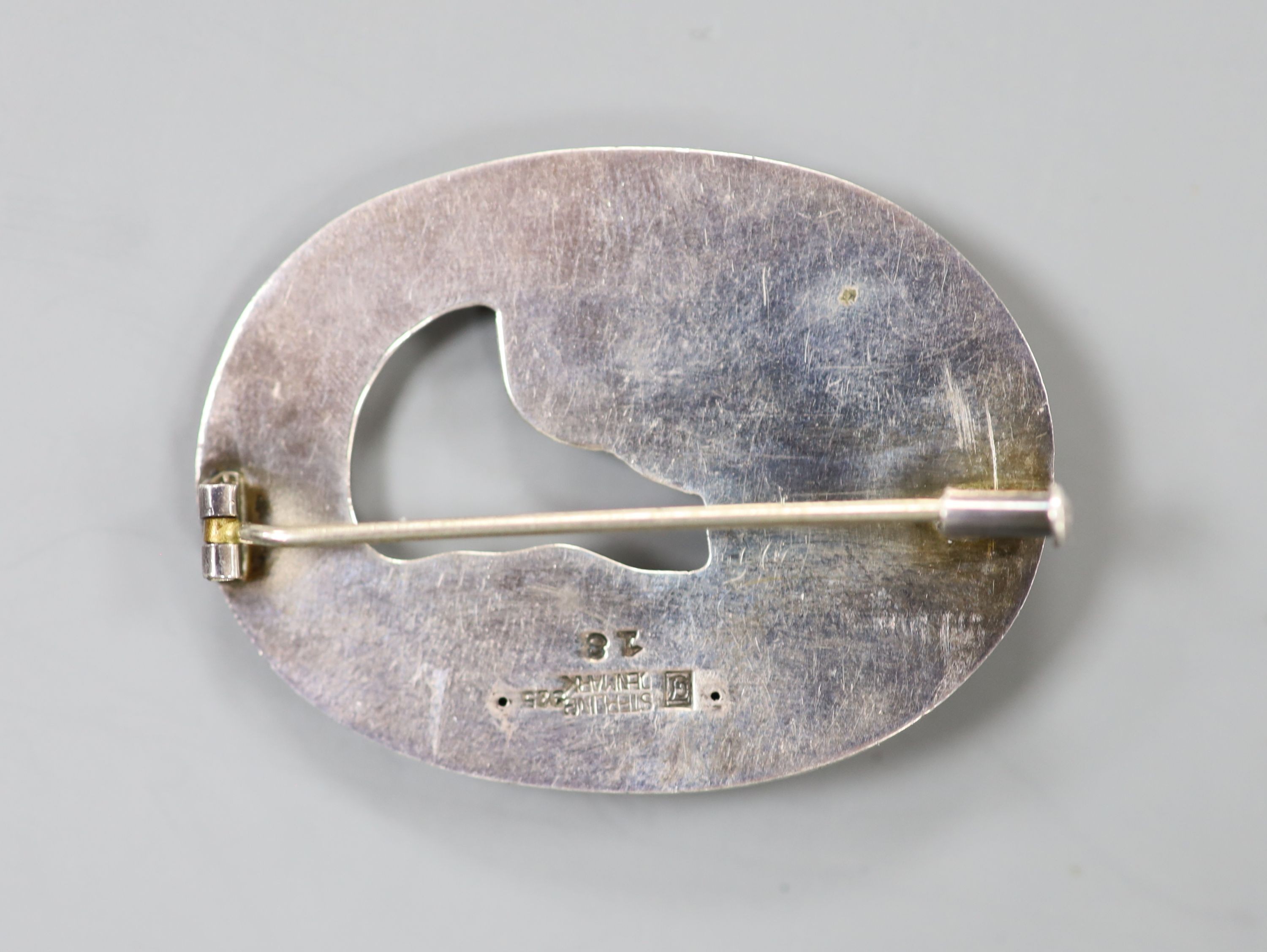 A Georg Jensen sterling oval leaf and fruit brooch, no. 18, 45mm.